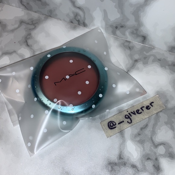 SEA ME, HEAR ME Alluring Aquatic MAC Extra Dimension Blush - Picture 9 of 15